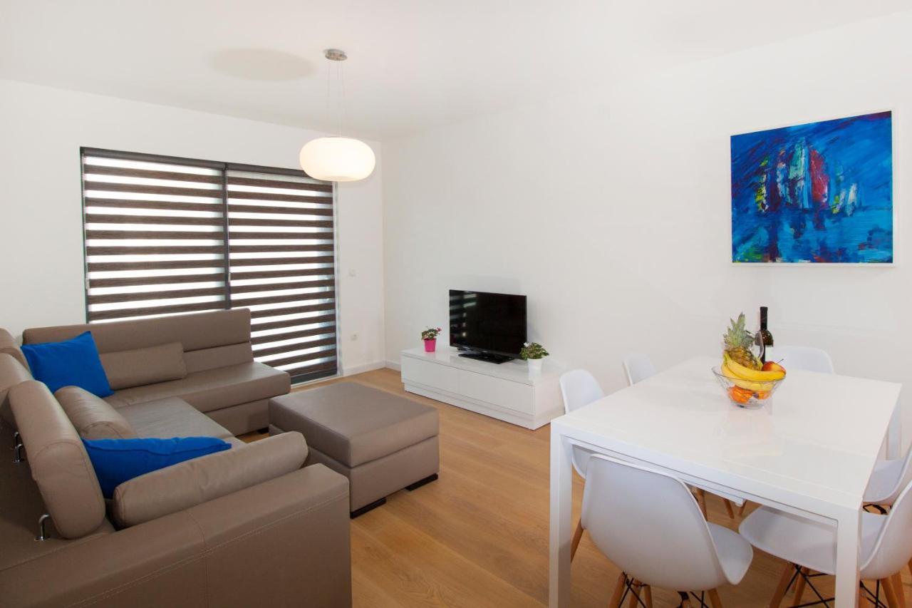 Apartments By The Sea Makarska - 19145 المظهر الخارجي الصورة