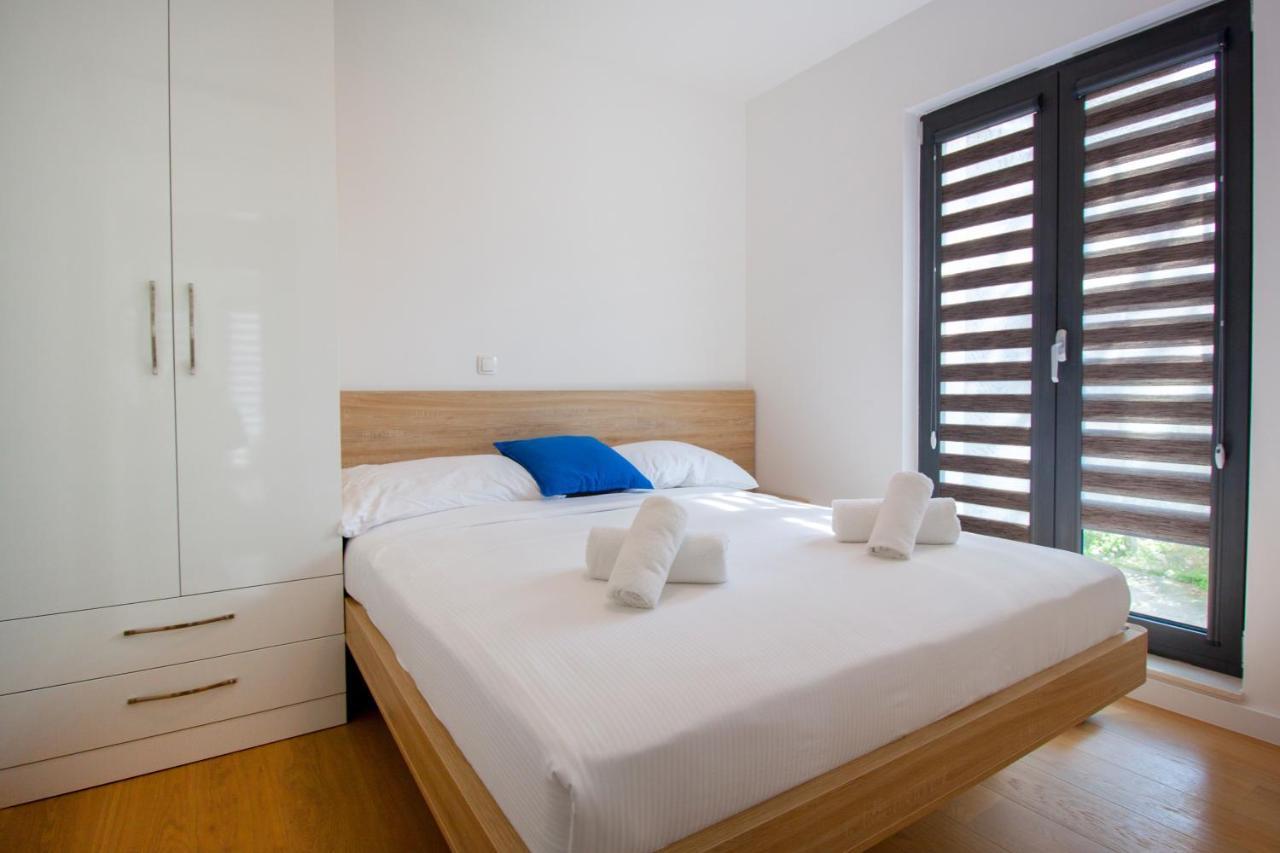 Apartments By The Sea Makarska - 19145 المظهر الخارجي الصورة